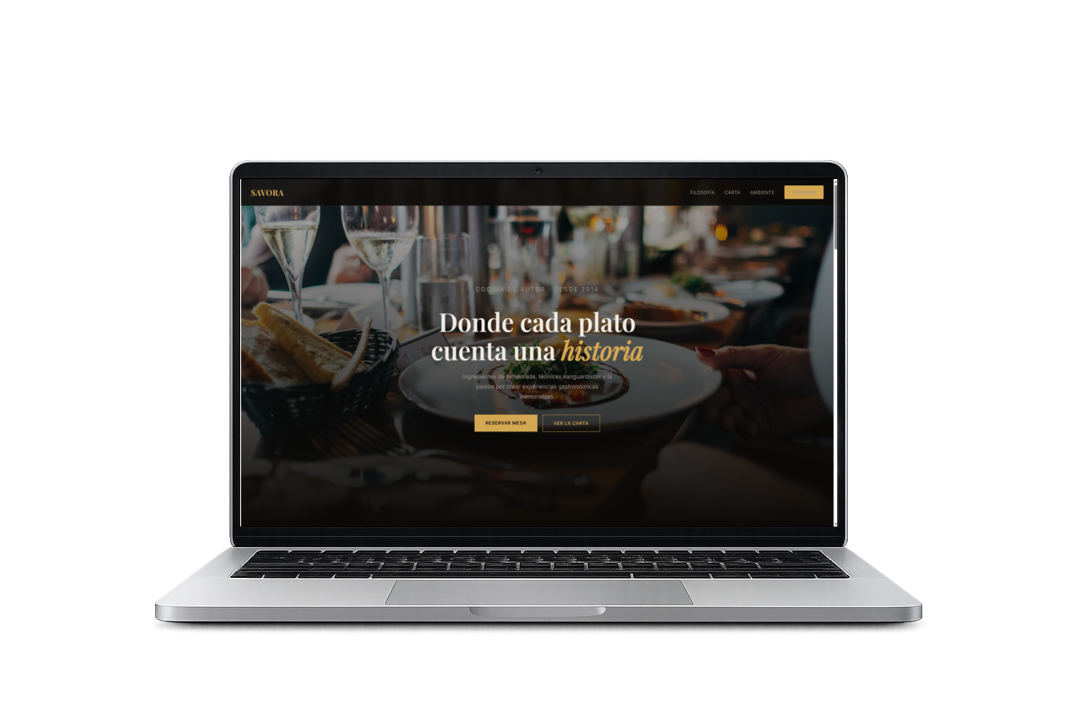 Vista previa de la web de Savora Gastrobar en un portátil.